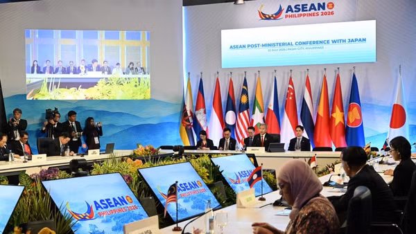 Việt Nam khẳng định: ASEAN và Nhật Bản chia sẻ lợi ích chung trong việc duy trì hòa bình, ổn định, an ninh, an toàn và tự do hàng hải, hàng không ở Biển Đông và các vùng biển khác, tuân thủ luật pháp quốc tế, đặc biệt là Công ước Liên hợp quốc về Luật Biển (UNCLOS) 1982.
