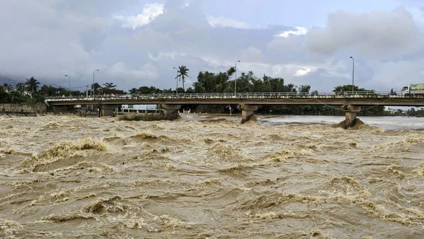 Lũ trên sông Cái Nha Trang sáng 4/12. (Ảnh minh họa)