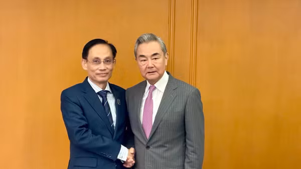 Bộ trưởng Ngoại giao hai nước nhất trí tiếp tục thúc đẩy xây dựng Cộng đồng chia sẻ tương lai Việt Nam-Trung Quốc có ý nghĩa chiến lược ngày càng thực chất, sâu sắc theo định hướng “6 hơn”.