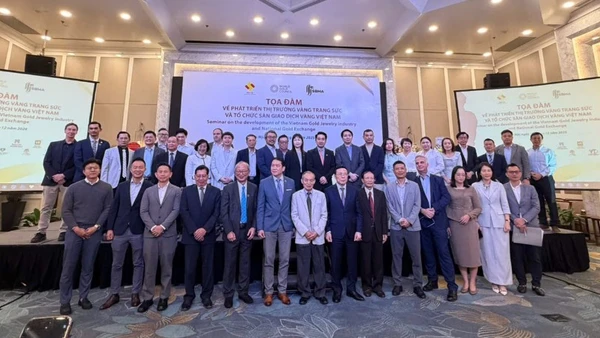 Các đại biểu tham dự tọa đàm.