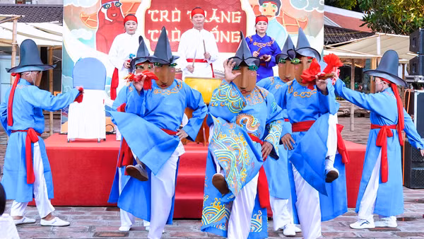 Trò Chiêm Thành mở đầu cho 5 tiết mục của Trò Xuân Phả.
