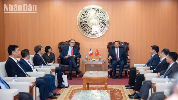 Hai bên đều thống nhất quan điểm: Những ký ức lịch sử chung là nền tảng xây dựng tương lai bền vững. (Ảnh: MINH DUY)