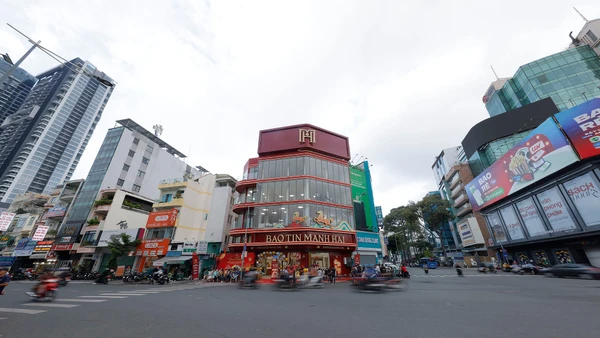 Bảo Tín Mạnh Hải khai trương cửa hàng thứ hai tại Thành phố Hồ Chí Minh.