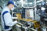 Sản xuất bảng mạch điện tử ở Nhà máy Nippon Mektron của Công ty TNHH Mektec Manufacturing Việt Nam. (Ảnh THANH HẢI)