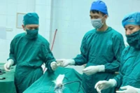 Ca phẫu thuật nội soi lồng ngực thành công của y bác sĩ Bệnh viện đa khoa huyện Kiến Xương. (Ảnh: Bệnh viện cung cấp)