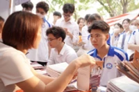 Hoạt động tư vấn tuyển sinh, tìm hiểu ngành học (Ảnh minh họa)