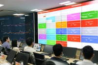 Khu vực điều khiển trung tâm điều hành thông minh tỉnh Quảng Ninh. Ảnh: Quang Thọ