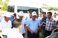 Phó Chủ tịch Ủy ban nhân dân tỉnh Đồng Nai Võ Tấn Đức kiểm tra tiến độ giải phóng mặt bằng dự án hai tuyến giao thông kết nối sân bay Long Thành.