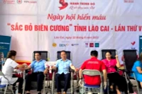 Ngày hội hiến máu nhân đạo tại thành phố Lào Cai tiếp nhận hơn 1.000 đơn vị máu để cung cấp cho các bệnh viện, phục vụ điều trị, chăm sóc sức khỏe cho các bệnh nhân. (Ảnh: TL)