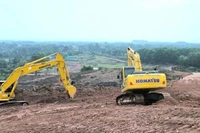 Cào bóc hữu cơ cao tốc bắc-nam giai đoạn II đoạn qua Hà Tĩnh.
