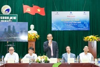 Chủ tịch Liên hiệp các Hội Văn học-Nghệ thuật thành phố Đà Nẵng Nguyễn Nho Khiêm phát biểu tại họp báo.