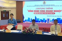 Lãnh đạo Liên đoàn Lao động Thành phố Hồ Chí Minh trao đổi tại Chương trình đồng hành cùng doanh nghiệp.