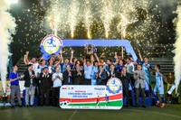 Bệ phóng để bóng đá phong trào phát triển