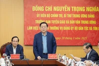 Đồng chí Nguyễn Trọng Nghĩa, Ủy viên Bộ Chính trị, Bí thư Trung ương Đảng, Trưởng Ban Tuyên giáo và Dân vận Trung ương chủ trì buổi làm việc với Ban Thường vụ Đảng ủy Bộ Dân tộc và Tôn giáo. (Ảnh: SƠN TÙNG)