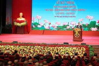 Bí thư Thành ủy Hà Nội Đinh Tiến Dũng đọc diễn văn tại lễ kỷ niệm.