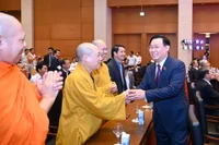 [Ảnh] Chủ tịch Quốc hội gặp mặt đại biểu Quốc hội là người dân tộc thiểu số, nhân sĩ trí thức, chức sắc tôn giáo và nhà giáo 
