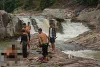 Đoạn suối xã Tơ Tung nơi 2 cháu cháu Đ.V.Đ và Đ.V.K đuối nước.