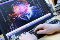 Học sinh Pháp dần có thói quen tương tác với phần mềm học tập được hỗ trợ AI, giúp cá nhân hóa trải nghiệm học tập. (Ảnh: FranceInfo)