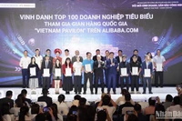 Vinh danh Top 100 doanh nghiệp tiêu biểu tham gia Gian hàng quốc gia.