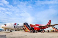 Biểu tượng du lịch Việt Nam trên thân máy bay A330 của Vietjet.