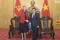 Đồng chí Nguyễn Xuân Thắng và bà Ramla Khalidi, Trưởng Đại diện Thường trú Chương trình phát triển Liên hợp quốc (UNDP) tại Việt Nam.