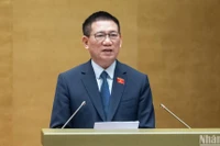 Bộ trưởng Tài chính Hồ Đức Phớc trình bày báo cáo về tình hình thực hiện ngân sách nhà nước năm 2023, dự toán ngân sách nhà nước, phương án phân bổ ngân sách trung ương năm 2024. (Ảnh: THỦY NGUYÊN)