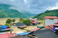 Nước lũ dâng cao tại Bắc Kạn do ảnh hưởng của bão số 3. (Ảnh: TUẤN SƠN)