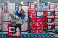 Lao động tại Công ty Tân Á - Đại Thành. (Ảnh SƠN TÙNG)