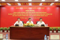 Các đồng chí lãnh đạo PVN chủ trì Hội nghị Ban Chấp hành Đảng bộ Tập đoàn lần thứ XVIII.