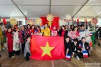 Đại diện Việt Nam tham gia Ngày hội Pháp ngữ 2024. (Ảnh: MINH DUY)