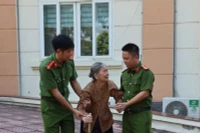 Giáo dục thế hệ trẻ Bộ Tư lệnh Cảnh sát Cơ động truyền thống cách mạng, đạo lý uống nước nhớ nguồn.