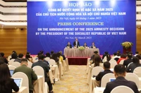 Toàn cảnh họp báo.