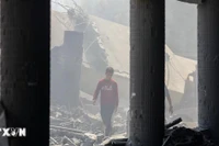 Cảnh đổ nát sau cuộc không kích của Israel tại Gaza. (Ảnh: THX/TTXVN)
