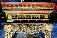 Chiếc hương án (còn gọi nhang án) được tạo tác thế kỷ 17 đặt trong tòa ống muống chùa Keo Thái Bình, được công nhận bảo vật quốc gia năm 2021.