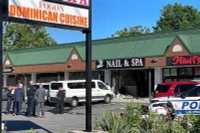 Cảnh sát Mỹ điều tra tại hiện trường vụ tai nạn. (Ảnh: Daily Mail)