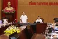 Đồng chí Chẩu Văn Lâm, Ủy viên Trung ương Đảng, Bí thư Tỉnh ủy Tuyên Quang phát biểu tại Hội nghị.