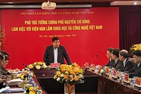 Phó Thủ tướng Chính phủ Nguyễn Chí Dũng phát biểu ý kiến tại buổi làm việc.