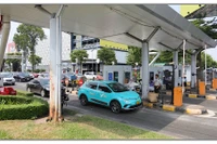Thu phí không dùng tiền mặt các phương tiện ra vào sân bay Tân Sơn Nhất ngày 6/2.