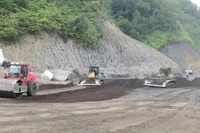 Các nhà thầu đẩy nhanh tiến độ thi công dự án cao tốc Tuyên Quang-Hà Giang giai đoạn 1, đoạn qua tỉnh Hà Giang.