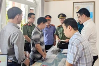 Công an khởi tố các bị can có liên quan trong vụ án “Đưa hoặc sử dụng trái phép thông tin mạng máy tính, mạng viễn thông” và “Xâm nhập trái phép vào mạng máy tính, mạng viễn thông hoặc phương tiện điện tử của người khác” xảy ra trên địa bàn tỉnh Quảng Nam và các tỉnh, thành phố.