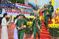 Hàng nghìn thanh niên Quảng Nam nô nức lên đường bảo vệ Tổ quốc.