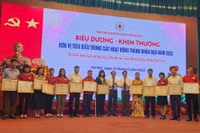 Hà Nội biểu dương, khen thưởng các tập thể, cá nhân tiêu biểu trong công tác vận động, hiến máu tình nguyện.