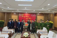 Đồng chí Nguyễn Văn Quảng, Bí thư Thành ủy Đà Nẵng thăm, chúc tết cán bộ, chiến sĩ Công an Đà Nẵng.