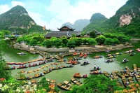Ninh Bình phấn đấu đến năm 2030 sẽ là một trong những trung tâm lớn, có giá trị thương hiệu cao về du lịch, công nghiệp văn hóa, kinh tế di sản của cả nước và khu vực Đông Nam Á. (Ảnh: Sở Du lịch Ninh Bình)