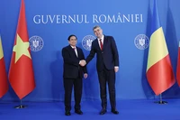 Sau lễ đón trang trọng, Thủ tướng Chính phủ Phạm Minh Chính đã gặp hẹp và hội đàm với Thủ tướng Romania Ion-Marcel Ciolacu.