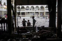 Ngôi trường nơi trú ẩn của người di tản tại Gaza, sau vụ không kích của Israel, ngày 10/8/2024. (Ảnh: Reuters)