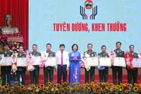 Lãnh đạo tỉnh Bình Phước khen thưởng các tập thể, cá nhân có thành tích xuất sắc trong các phong trào thi đua quyết thắng