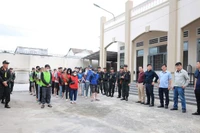 Lực lượng chức năng bắt giữ 56 đối tượng liên quan đến đường dây lừa đảo xuyên quốc gia.