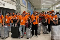 Lao động đi làm việc ở nước ngoài theo hợp đồng. (Ảnh: Dolab)