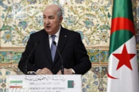 Tổng thống Algeria Abdelmadjid Tebboune phát biểu trong cuộc họp báo ở Algiers ngày 3/3/2024. (Ảnh: THX/TTXVN)